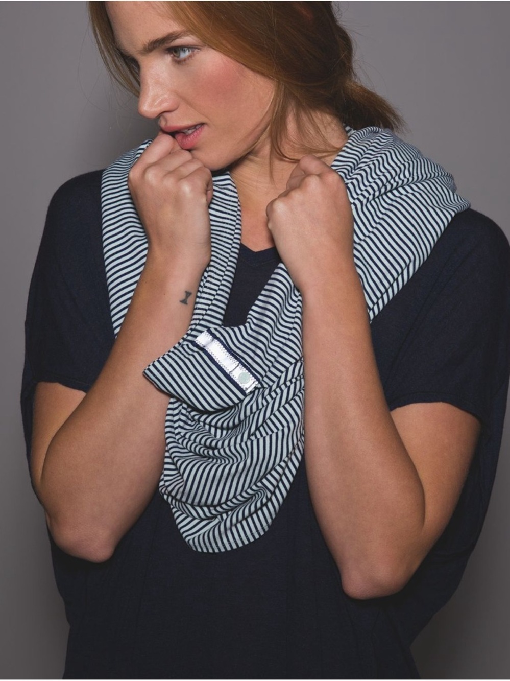 Lululemon Vinyasa Scarf Hyper Stripe Sea Mist Hero Blue / Hero Blue - Picture 4 of 9